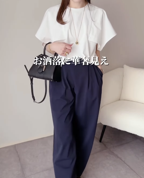 「デザイントップス」で華やぐ。オフィスで映える大人の甘辛MIXコーデ【40代の毎日コーデ】