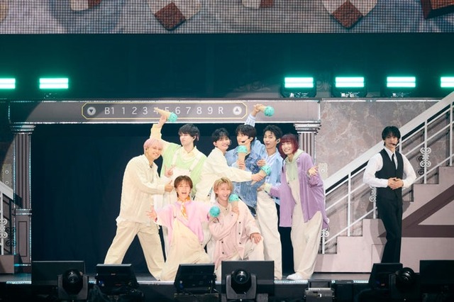 （左上から時計回り）SHOW、ジャン海渡、NAOYA、タクヤ、竹野世梛、柴崎楽、FUMINORI、曽野舜太、山中柔太朗「チョコループ」Day3（撮影：ウチダアキヤ／草間智博）