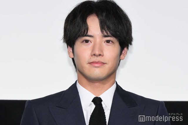 「近畿地方のある場所について」大ヒット舞台挨拶に出席した赤楚衛二（C）モデルプレス