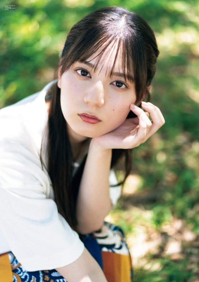 「B.L.T.2025年10月号」別冊付録：小坂菜緒（日向坂46）両面超ビッグポスター（提供写真）