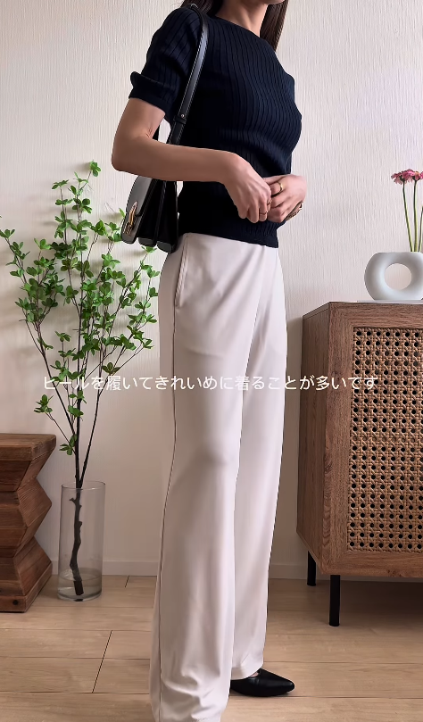 「白＝膨張見え」をくつがえす、【ユニクロ】パンツで作る夏の細見えバランス【40代の毎日コーデ】