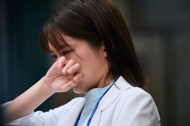 小芝風花「19番目のカルテ」第6話（C）TBSスパークル／TBS（撮影：加藤春日）