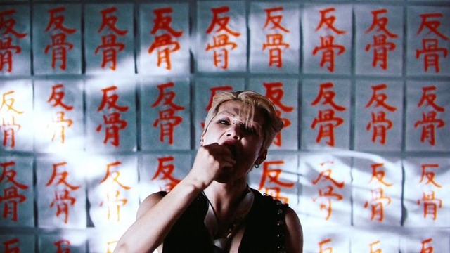 ONE OR EIGHT「Young ＆ Reckless」MVカット（提供写真）