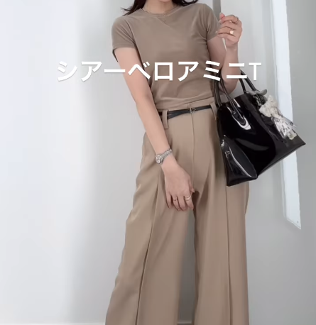 やるな【GU】。Ｔシャツなのにベロアで秋モード。今、取り入れたい一着【40代の毎日コーデ】
