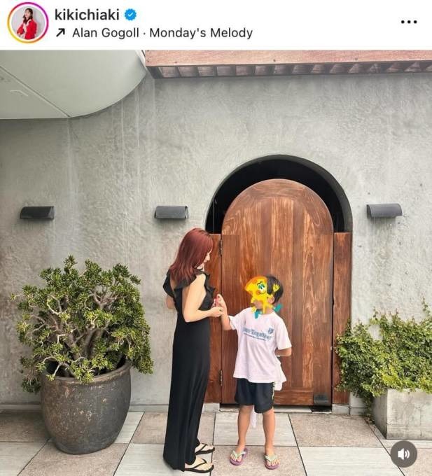 伊藤千晃、8歳息子との写真撮影の一コマを明かし「お母さんに似てセンスがいい」「愛感じます」の声