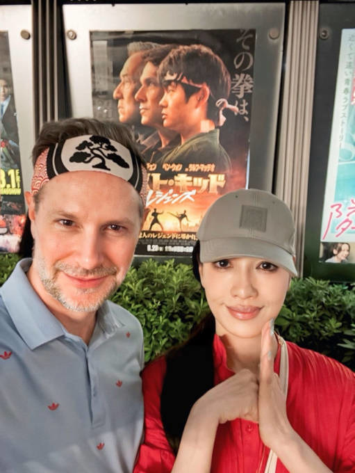 アンミカ、夫婦で仲良く映画デート！鉢巻姿の夫には“可愛すぎる”とメロメロ「公開ノロケ」