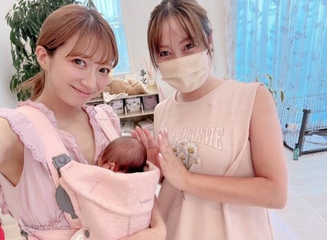 第5子出産の辻希美、抱っこ紐の使い心地に感動！次女らとの笑顔SHOT公開「早速使ってみた」