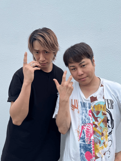 ノンスタ井上、NEWS小山慶一郎と“キメポーズ”でパシャリ！気さくな人柄に好感「本当に良い人」