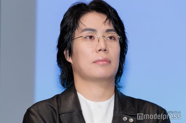 「ミーツ・ザ・ワールド」完成披露舞台挨拶に登壇したくるま（C）モデルプレス