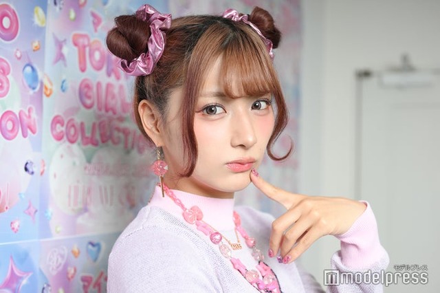 しなこ（C）モデルプレス