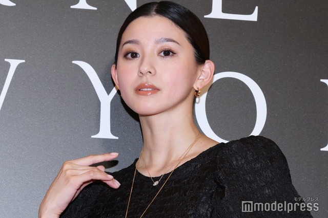 「バーニーズ ニューヨーク銀座本店 リニューアル記念イベント」に出席した朝比奈彩（C）モデルプレス