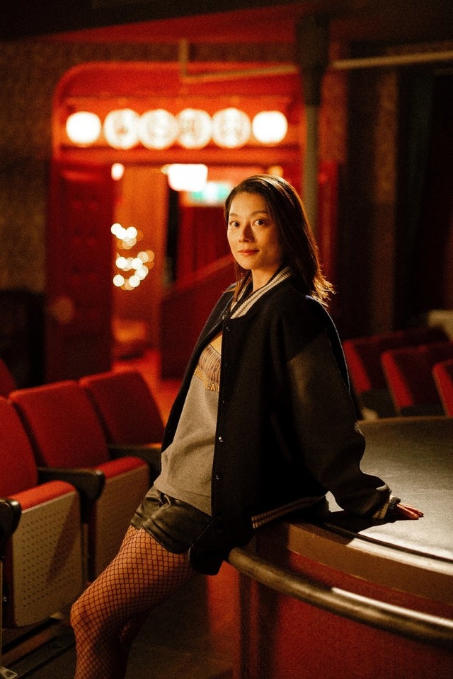 小池栄子「もしもこの世が舞台なら、楽屋はどこにあるのだろう」（C）フジテレビ