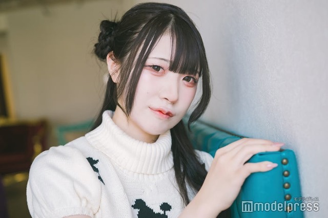 モデルプレスのインタビューに応じた蓑原晴花さん（C）モデルプレス