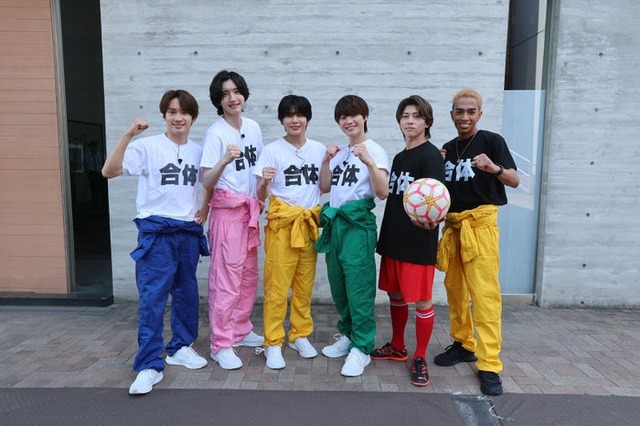 藤原丈一郎、道枝駿佑、長尾謙杜、大橋和也、末澤誠也、草間リチャード敬太（C）カンテレ