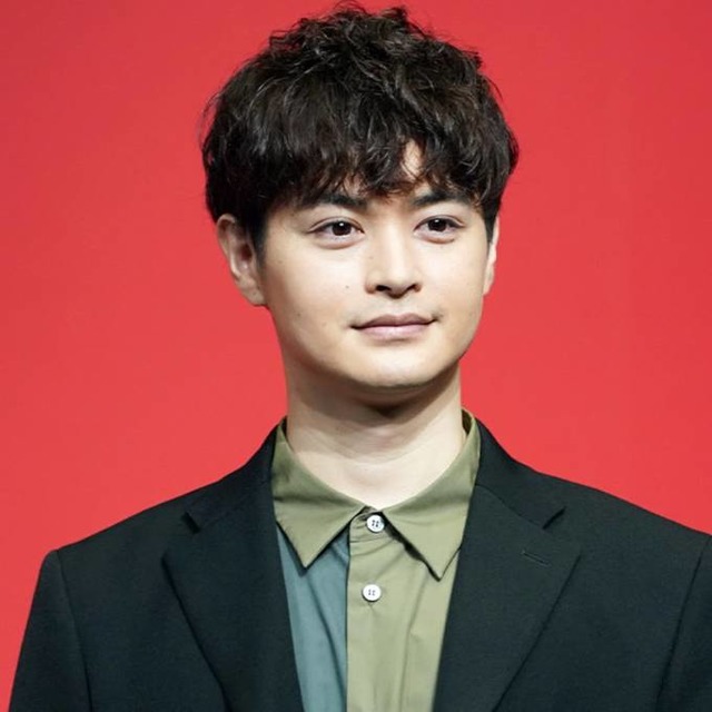 瀬戸康史、クールなサングラスSHOTに反響「かっこいい」「ありがとうございます」