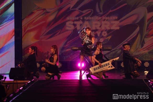 CiON（C）モデルプレス