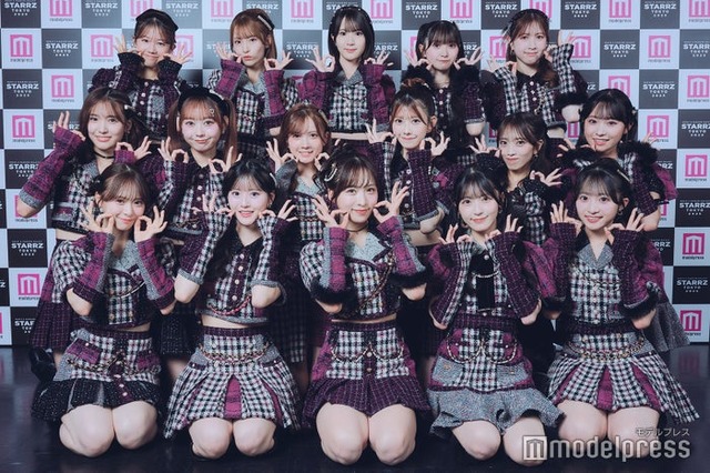 AKB48／（後列左から）正鋳真優、平田侑希、橋本恵理子、山崎空、永野芹佳（中列）下尾みう、大盛真歩、水島美結、千葉恵里、向井地美音、山内瑞葵（前列）倉野尾成美、八木愛月、小栗有以、佐藤綺星、秋山由奈（C）モデルプレス
