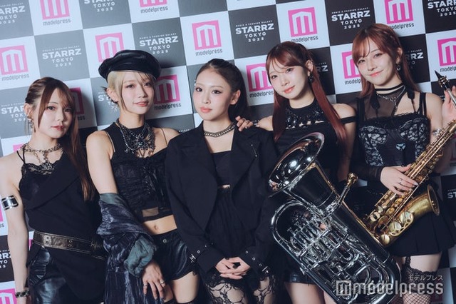 モデルプレスのインタビューに応じた（左から）杏実、栞音、愛佳、聖奈、佳子／CiON（C）モデルプレス