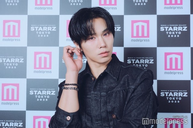 モデルプレスのインタビューに応じたROCKY（C）モデルプレス