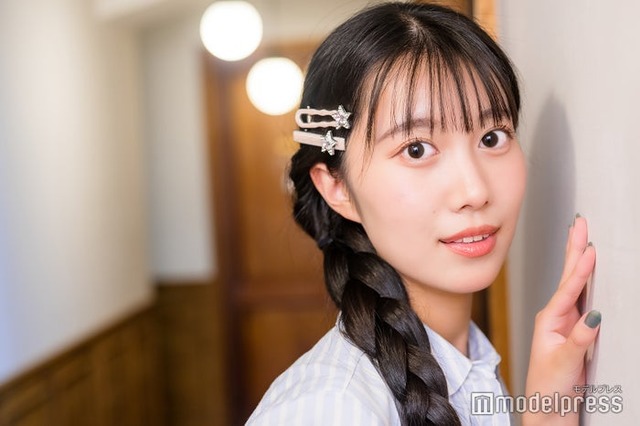 モデルプレスのインタビューに応じた小林夕華（C）モデルプレス