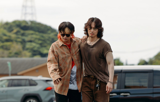 『愚か者の身分』©2025 映画「愚か者の身分」製作委員会
