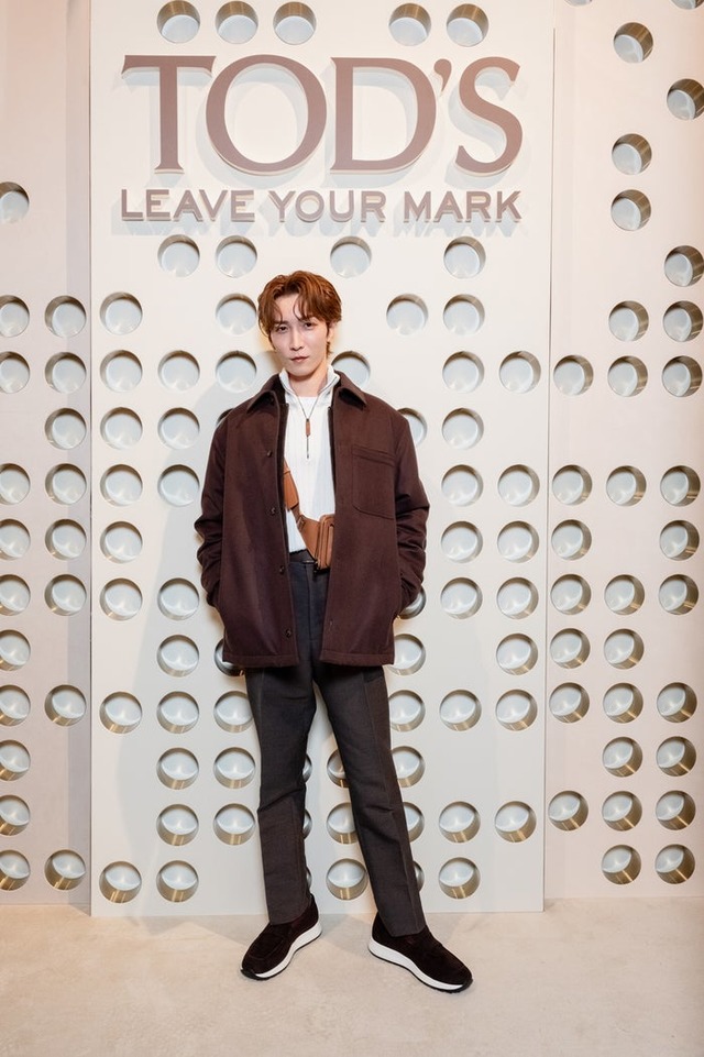 渡辺翔太（C） TOD’S