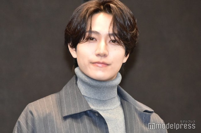 恒松祐里が見つけたアイドルあるあるに共感できない橋本将生（C）モデルプレス