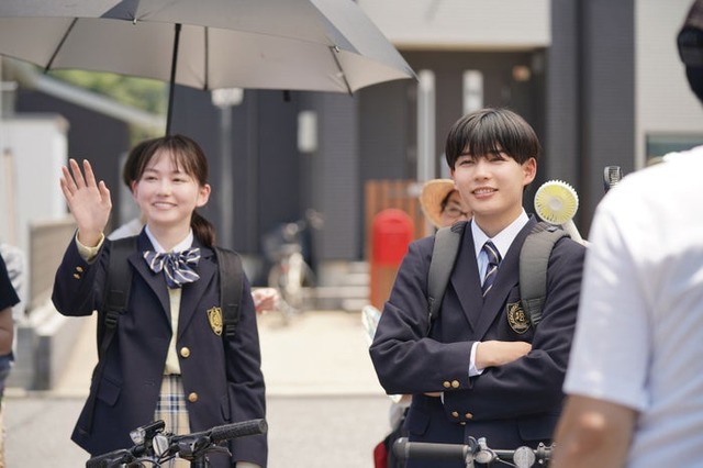 山田杏奈、長尾謙杜（C）2025『恋に至る病』製作委員会
