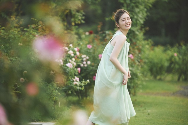 小芝風花カレンダー2026「Flower」（2025年12月12日発売）(C)マガジンハウス
