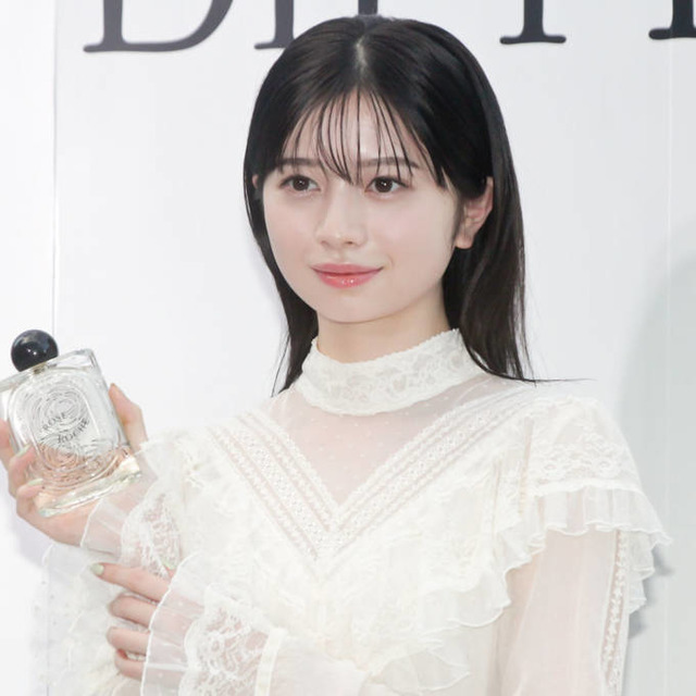 桜田ひより、可憐なウエディングドレス姿にファンうっとり「透明感やば！」「お姫様すぎる」