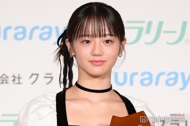 「第21回クラリーノ美脚大賞2025」に出席した中島瑠菜（C）モデルプレス