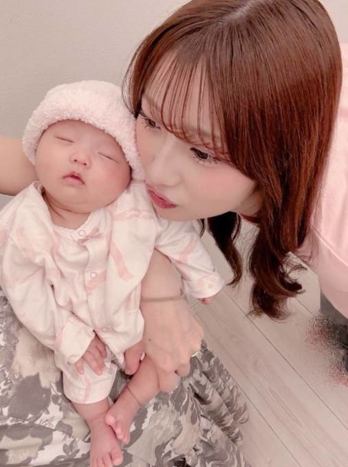 辻希美、長女・希空と“そっくり”次女の寝顔SHOTを公開「18年後はねねみたいになるのかな?!」