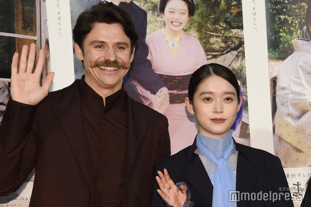 トミー・バストウ、高石あかり（C）モデルプレス