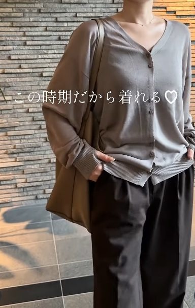 【ユニクロ】タックワイドパンツ、今、買い足すならどんな色？【40代の毎日コーデ】