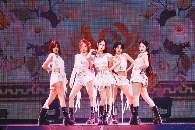 i-dle／ミンニ、ウギ、ミヨン、ソヨン、シュファ（C）CUBE ENTERTAINMENT／Photo by YOSHIHITO KOBA、アンザイミキ