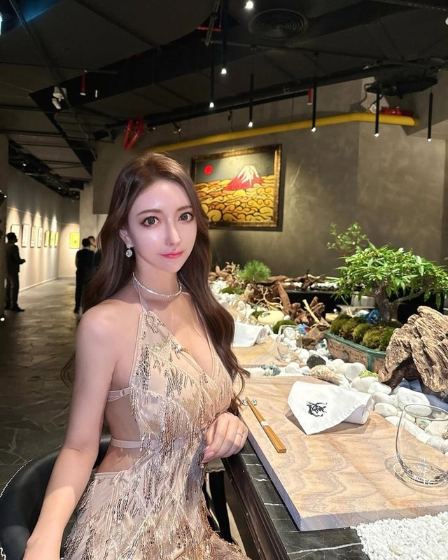 吉川ちかInstagramより