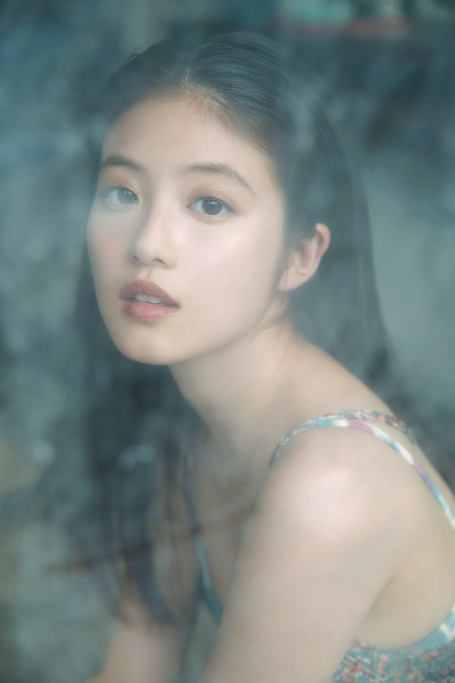 撮影＝三宮幹史／『今田美桜写真集 ラストショット』（講談社）デジタル版限定特典カットより