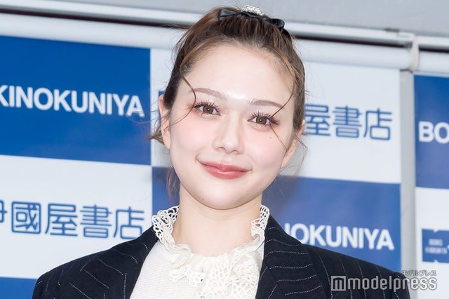 雑誌「ViVi」表紙記念記者会見村重杏奈（C）モデルプレス