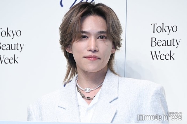 美肌輝く千賀健永（C）モデルプレス