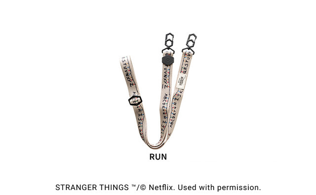 iFace Hang and ショルダーストラップ 4,300円（税込4,730円）