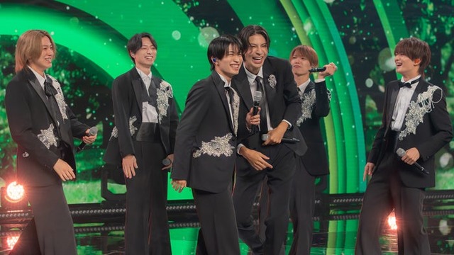 （左から）佐藤龍我、作間龍斗、那須雄登、ラウール、深田竜生、浮所飛貴（C）Storm Labels Inc.