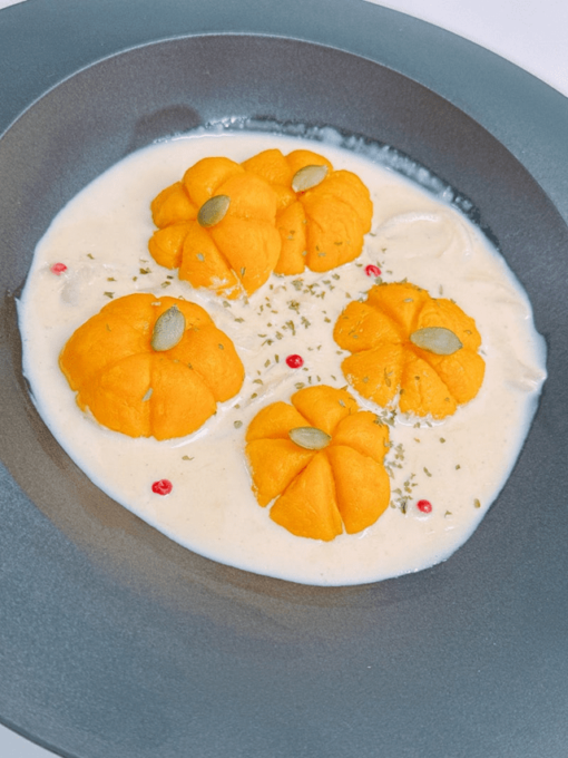 渡辺美奈代、まるでレストラン！？本格的なハロウィン料理に絶賛の声「センス抜群」「プロ級」