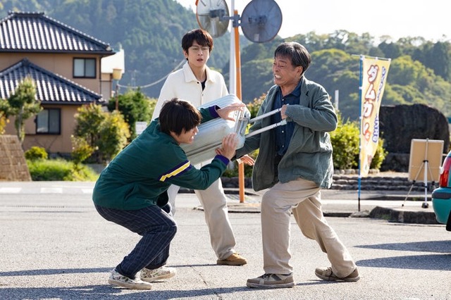 手越祐也、及川光博、光石研「ぼくたちん家」第4話（C）日本テレビ