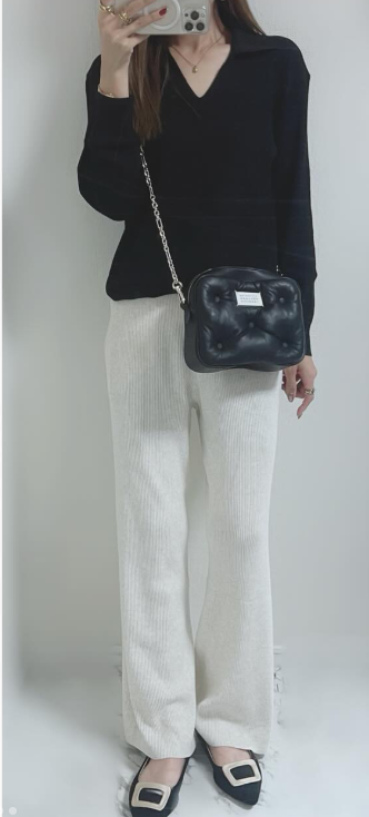 「ゆるっと着られてめちゃくちゃ楽」【ユニクロ】１枚でサマになるヘビロテ必至のニットとは【40代の毎日コーデ】