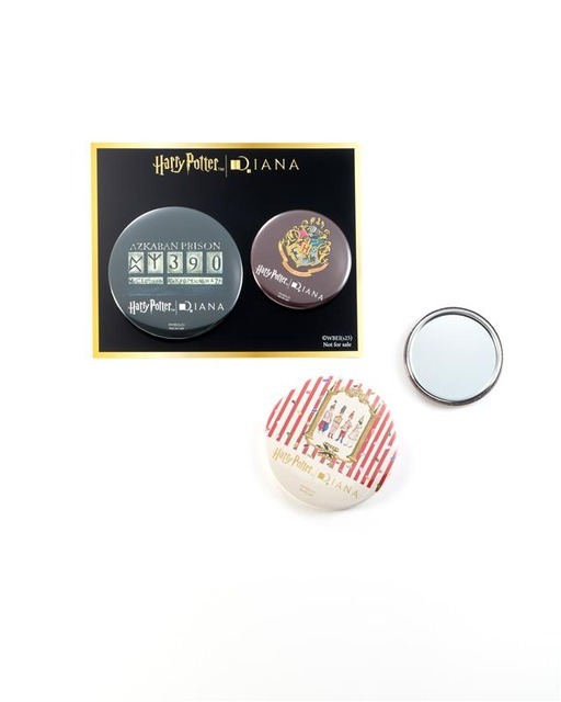 先行予約特典”くるみミラー”を1セットプレゼント