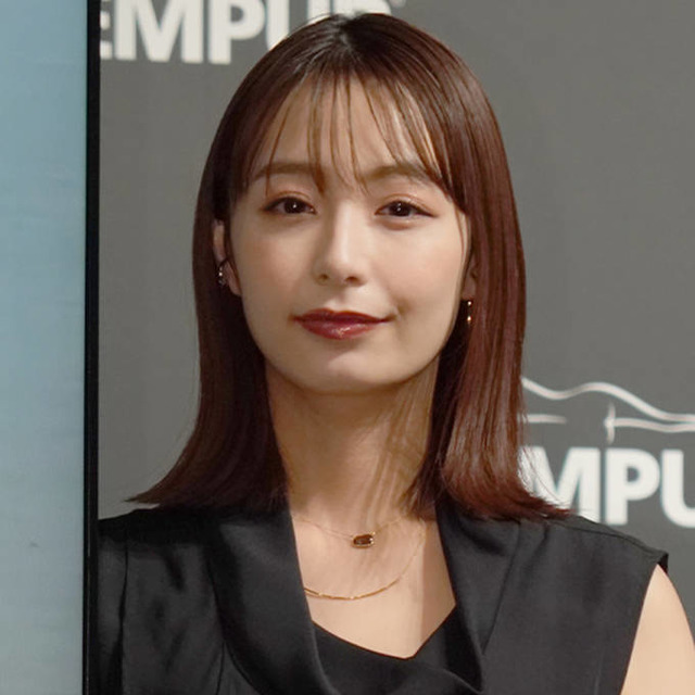 宇垣美里、コンビニでまとめ買い♪「めちゃくちゃハマってる」“もっちり”食感お菓子