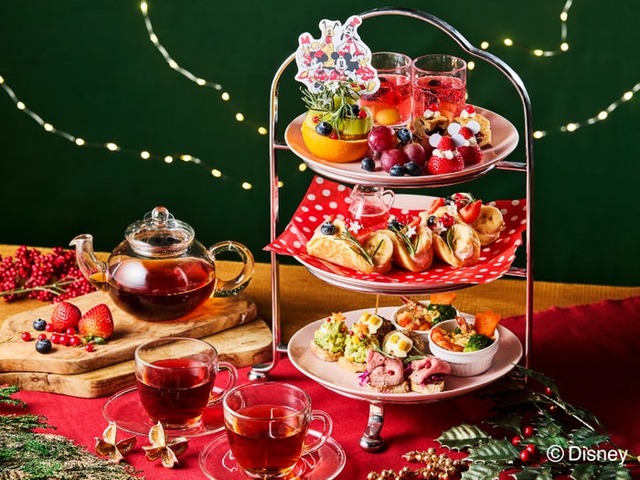 マジカルChristmas☆アフタヌーンティーセット（ドリンク付）1名 4,290円（税込）※2名分からの注文（C）Disney