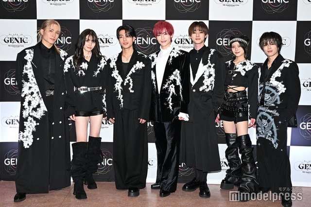 GENIC（左から）小池竜暉、金谷鞠杏、西澤呈、増子敦貴、雨宮翔、宇井優良梨、西本茉生（C）モデルプレス
