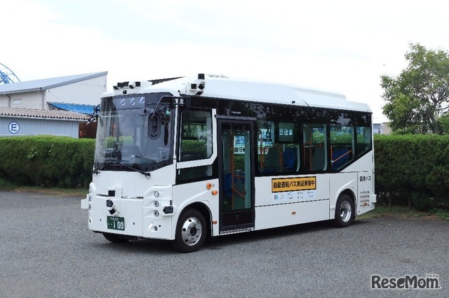 自動運転バス車内探検