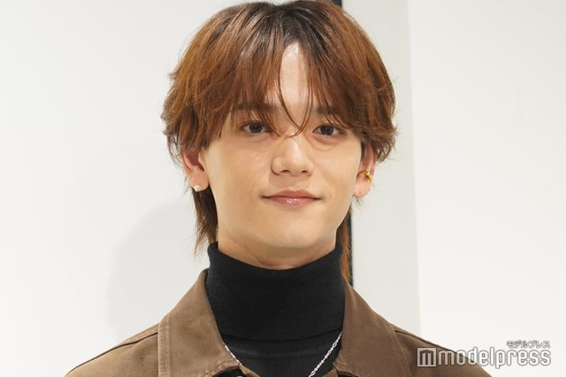 「QUESERA」オープン前⽇囲み取材に登場した中島颯太（C）モデルプレス